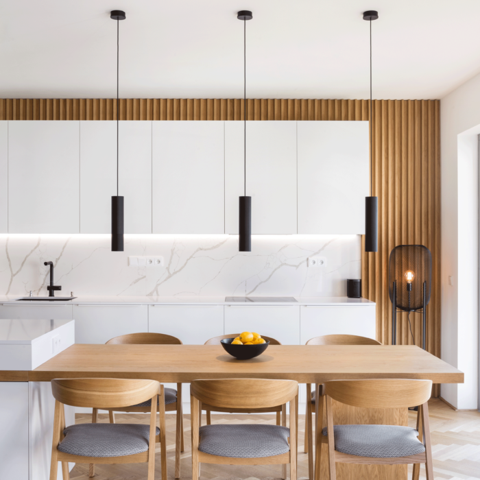 Bright Apartment with Parquet Flooring_Sámova